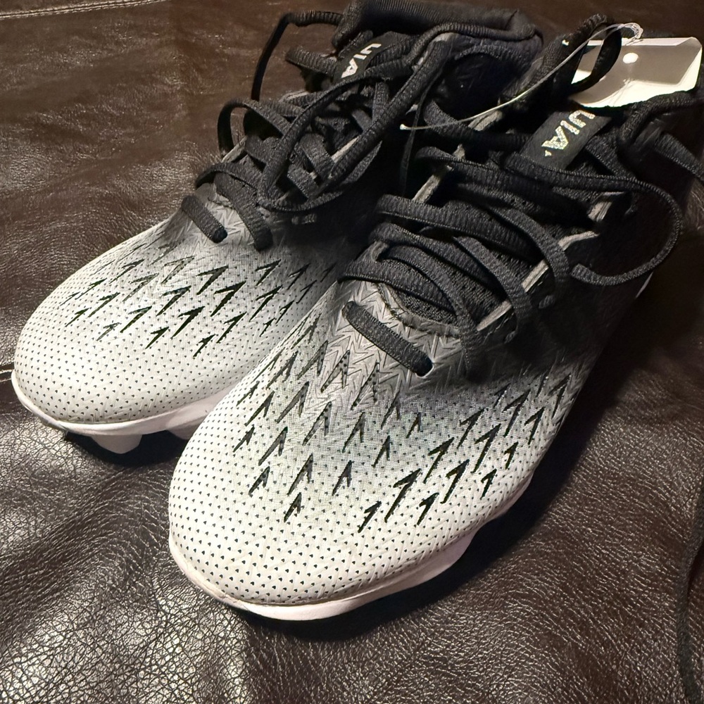 Youth UA New Cleats